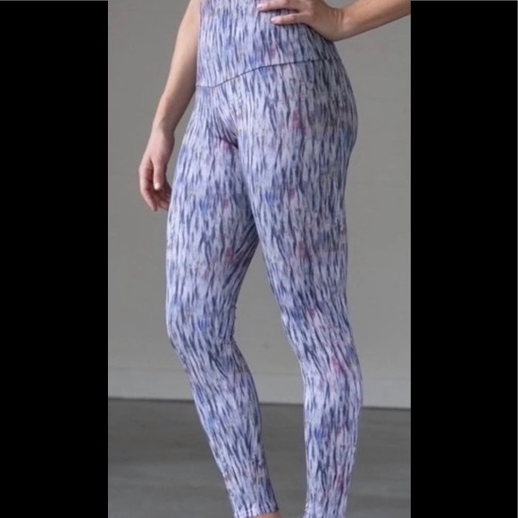 EUC Emily Hsu Pure Barre Women's Watercolor Leggings High Waist SZ M - Picture 2 of 10